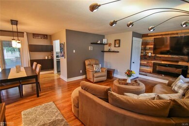 1065 Oakhurst Dr, Slatington, PA 18080 - photo 4