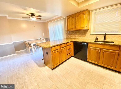 2982 Mission Square Dr, Fairfax, VA 22031 - photo 4