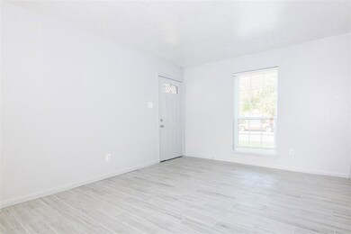 16647 Forest Bend Ave, Friendswood, TX 77546 - photo 5