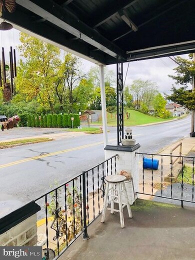 1105 Mount Laurel Ave, Temple, PA 19560 - photo 3