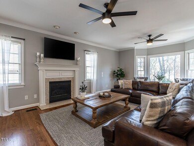 009-1280x960-family-room