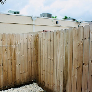 2079 W 54th Terrace unit 29, Hialeah, FL 33016 - photo 5