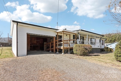 100 Hyatt St, Waynesville, NC 28786 - photo 2