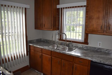 606 W 5th St, Siler City, NC 27344 - photo 2