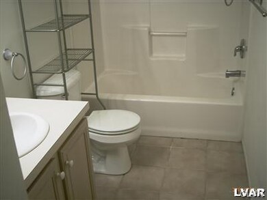 1231 N 19th St unit 1233, Allentown, PA 18104 - photo 6