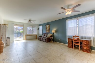 16 Living Room photo a