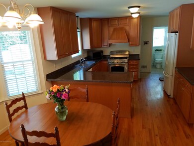 06 - Kitchen - View 02