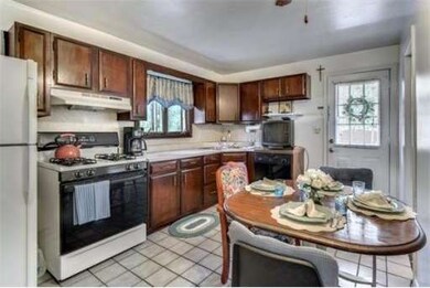 10R Grove Ave, Wilmington, MA 01887 - photo 4