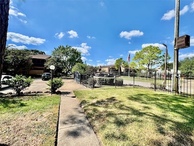 10555 Turtlewood Ct unit 102, Houston, TX 77072 - photo 4