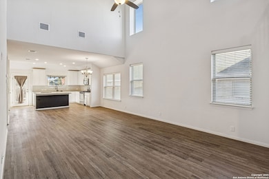 629 Jaboncillo St, New Braunfels, TX 78132 - photo 2