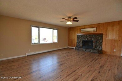 Living Room Pic1