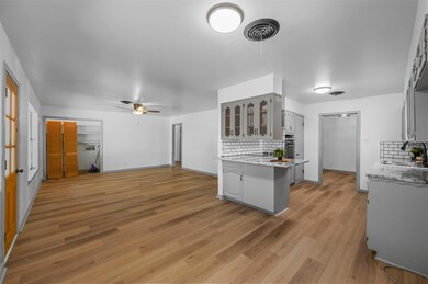 1312 Elmwood St, Gainesville, TX 76240 - photo 6