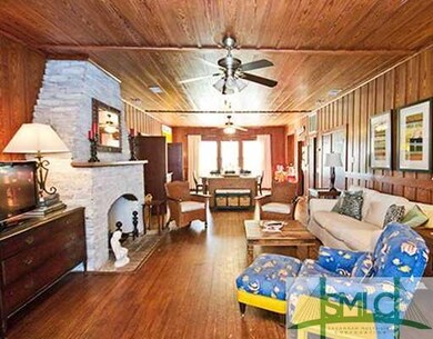 Den/Family/Great Room. This beach home comes furni