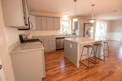 Eat-In Kitchen