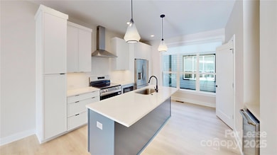 407 Devender Ln, Charlotte, NC 28217 - photo 3