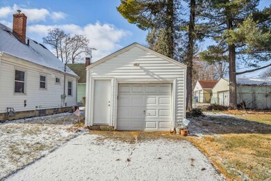 4-web-or-mls-2246-barrymore-ave