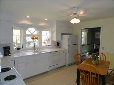 25 Cider Ln, Greenville, RI 02828 - photo 2