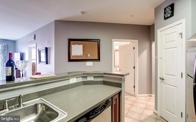 21228 Mcfadden Square unit 211, Sterling, VA 20165 - photo 7
