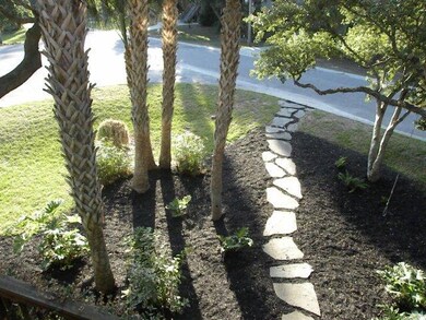 Front Yard Walk Way