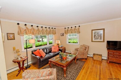 824 Whitney Dr, Schenectady, NY 12309 - photo 7