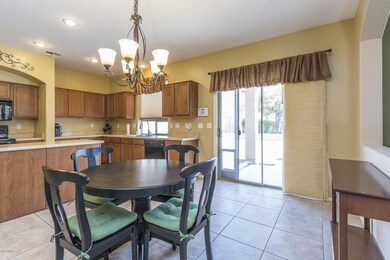 5) CASUAL DINING