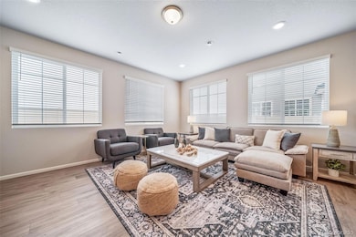 10165 Scranton Ct, Commerce City, CO 80022 - photo 3