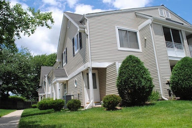 667 Correll Ave unit 214, Staten Island, NY 10309 - photo 2