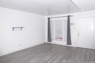 255 E Rampart Dr unit 211, San Antonio, TX 78216 - photo 5