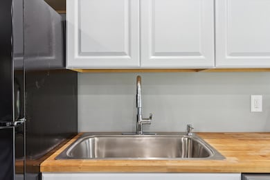 16-706-Colfax-St-Cadillac-MI-49601-Windo
