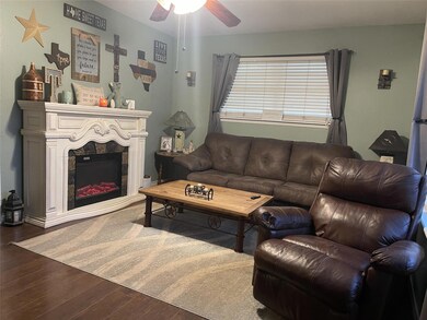 1316 W Bond St, Denison, TX 75020 - photo 3