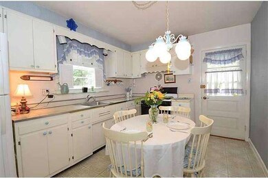 132 Walnut Hill Ln, Havertown, PA 19083 - photo 4