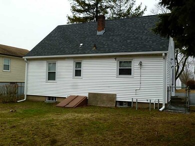 64 Fenner Ave, Middletown, RI 02842 - photo 3