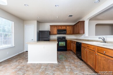 8103 Cooper Corral Cir, San Antonio, TX 78255 - photo 6