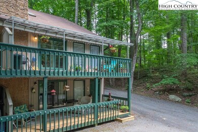 157 S Slope Loop unit M4, Banner Elk, NC 28604 - photo 3