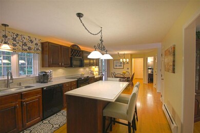 10 White Plains Ave, Londonderry, NH 03053 - photo 5