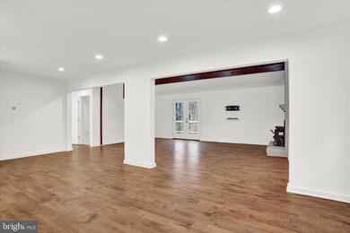 472 Avon Ct, Friendship, MD 20758 - photo 5