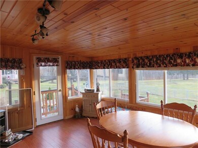 Bring the outside into your dining area