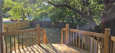 632 NE Bristol Dr, Lees Summit, MO 64086 - photo 2