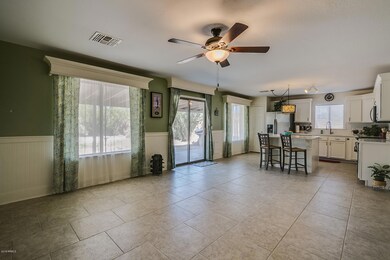 Spacious Livingroom