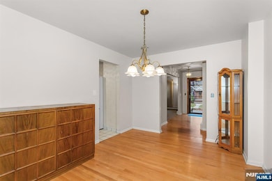 33 Chobot Ln, Elmwood Park, NJ 07407 - photo 7