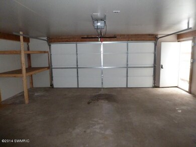 6-Garage Interior