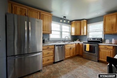 1828 S Poplar St, Casper, WY 82601 - photo 4