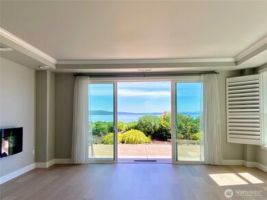 The view from this unit is never ending!