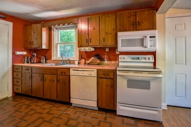 6 Brookdale St, Worcester, MA 01604 - photo 7