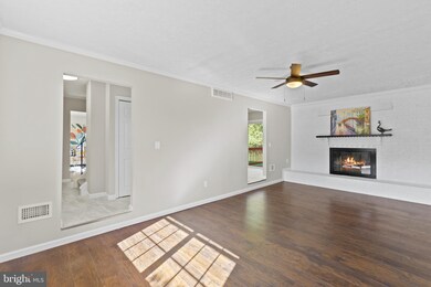 9302 Gwynndale Ct, Clinton, MD 20735 - photo 6