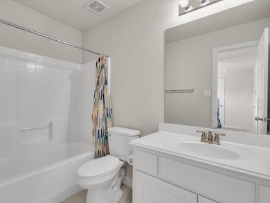 2700 Club Ridge Dr unit 34, Lewisville, TX 75067 - photo 3