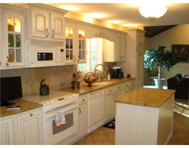 3918 Ridgewood Dr, Erie, PA 16506 - photo 2