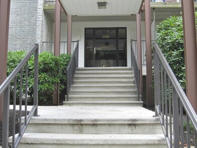 308 Quarry St unit 502, Quincy, MA 02169 - photo 2