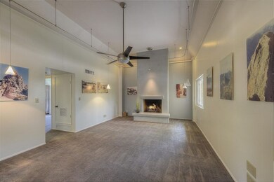 007_Family Room