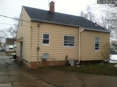 18208 Edinboro Ave, Maple Heights, OH 44137 - photo 5